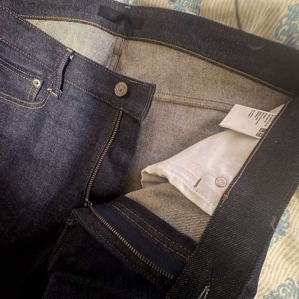 UNIQLO SLIM STRAIGHT SELVEDGE DENIM